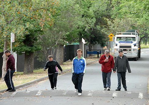 Walkers in Trouble on Main Drive Kew